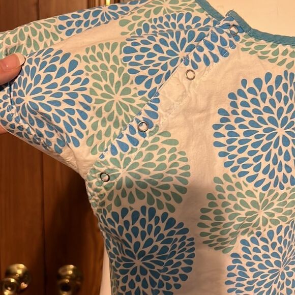 Gown   - Picture 4 of 6